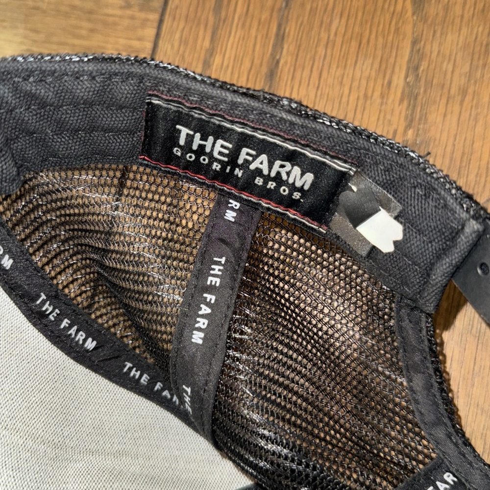 Black sheep, leather bill goorin brothers trucker hat - Picture 7 of 7